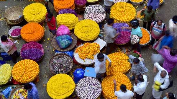 ಹೂವು ಬೆಳೆಗಾರರು