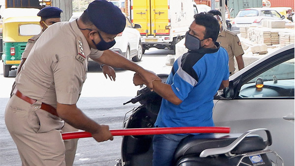 ಹಲ್ಲೆ ಮಾಡುವುದೇ ಪೊಲೀಸರ ಕರ್ತವ್ಯ