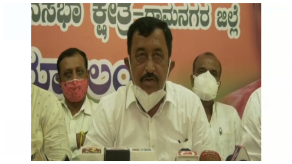 Minister CP Yogeshwar Supporters Warned MLA M.P Renukacharya 