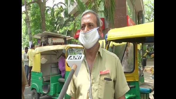  ಟ್ಯಾಕ್ಸಿ ಮತ್ತು ಆಟೋ ರಿಕ್ಷಾಗಳು ತುರ್ತು ಸಂದರ್ಭಗಳಲ್ಲಿ ಇಳಿಯಬಹುದು