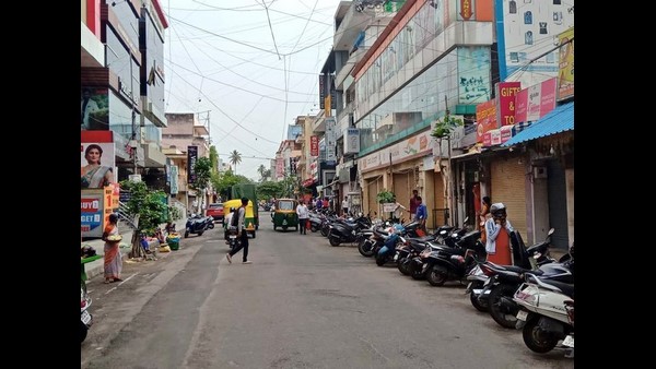  ಕಂಟೈನ್ಮೆಂಟ್ ಜೋನ್‌ಗಳ ಮೇಲೆ ನಿಗಾ