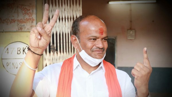 ಶಹಶೀಲ್ದಾರ್ ಆಗಿದ್ದ ಶಾಸಕರ ಪತ್ನಿ