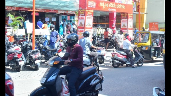  ಅಗತ್ಯ ಸೇವೆ ಇರುವುದನ್ನು ಮರೆತ ಜನ