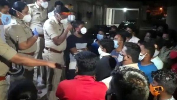 ಸೋಂಕಿತ ಸಾವು, ಆಸ್ಪತ್ರೆಯಲ್ಲಿ ಪ್ರತಿಭಟನೆ