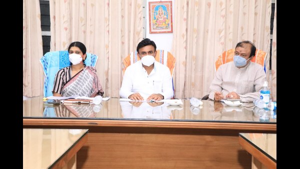  ಆರೋಗ್ಯ ಸಚಿವ ಡಾ.ಸುಧಾಕರ್ ಸುದ್ದಿಯಲ್ಲಿದ್ದಷ್ಟು ಬೇರೆ ಯಾವ ಸಚಿವರೂ ಇಲ್ಲ