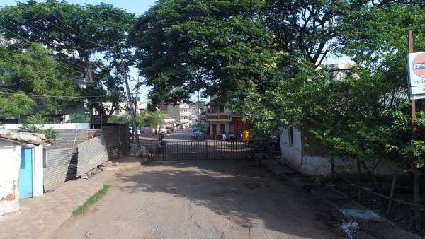 ಶವದತ್ತ ಸುಳಿಯದ ಜನರು