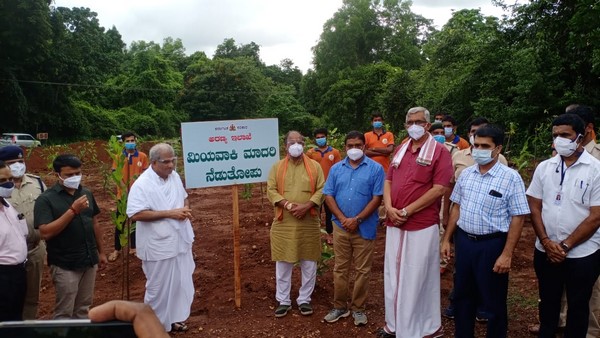 Mangaluru: Minister Aravind Limbavali Entered The Dharmasthala Temple Beyond The Covid Lockdown Norms