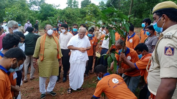 Mangaluru: Minister Aravind Limbavali Entered The Dharmasthala Temple Beyond The Covid Lockdown Norms