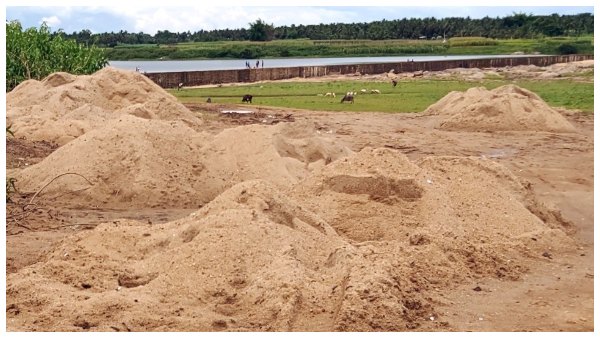 Illegal Sand Mining In Hemavathi river of KR Pet 
