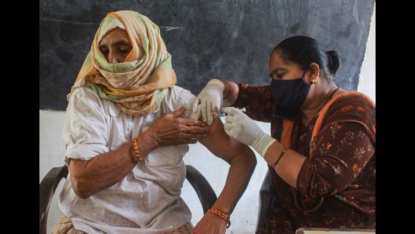 ಯಾವ ಹಂತದಲ್ಲಿ ಎಷ್ಟು ಫಲಾನುಭವಿಗಳಿಗೆ ಲಸಿಕೆ?