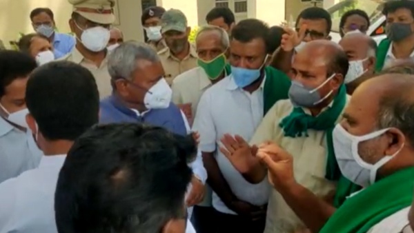  Mysuru: Farmers Expressed Outrage Against MP Pratap Simha 