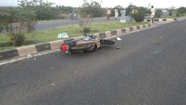 ಮಂತ್ರಿಯ ಮಗ ಅಂದಾಗ ಇದೆಲ್ಲ ಸಹಜ! ಮಂತ್ರಿಯ ಮಗ ಅಂದಾಗ ಇದೆಲ್ಲ ಸಹಜ!