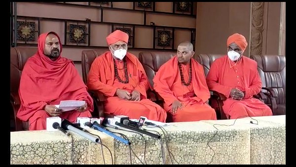 ಮಠಾಧೀಶರಿಂದ ಹೆಚ್ಚಾದ ಒತ್ತಡ 