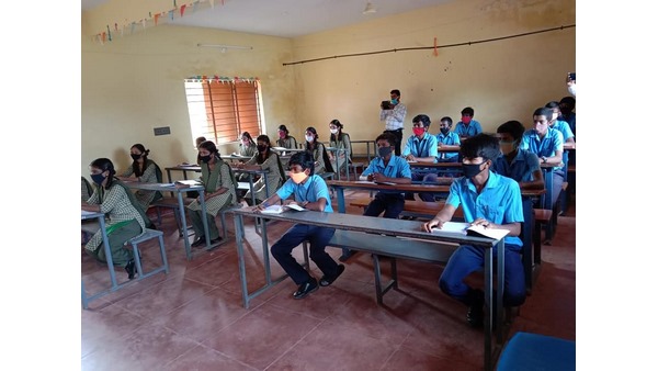 ಪುನರಾವರ್ತಿತ ವಿದ್ಯಾರ್ಥಿಗಳೂ ಪಾಸ್!