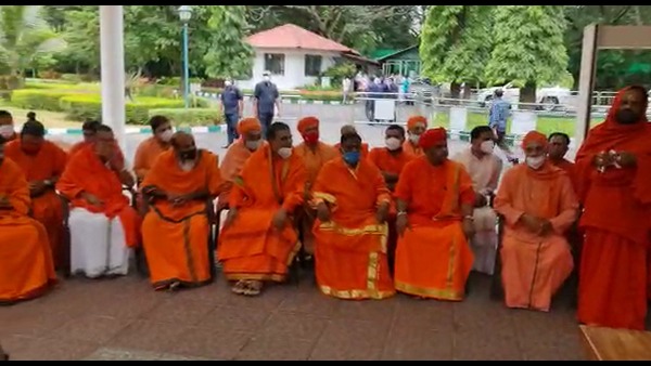 ರಾಜಕೀಯಕ್ಕಿಂತ ಧಾರ್ಮಿಕ ಒತ್ತಡವೇ ಹೆಚ್ಚಾಗುತ್ತಿದೆ 