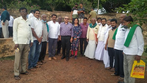 ಆತ್ಮೀಯವಾಗಿ ಸ್ವಾಗತಿಸಿದ ರೈತರು