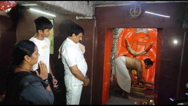 ಯೋಗೇಶ್ವರ್ ಗೆ ಪ್ರವಾಸೋದ್ಯಮ ಅಭಿವೃದ್ದಿ ನಿಗಮದ ಅಧ್ಯಕ್ಷರಾದ ಶ್ರುತಿ ಸಾಥ್ ಯೋಗೇಶ್ವರ್ ಗೆ ಪ್ರವಾಸೋದ್ಯಮ ಅಭಿವೃದ್ದಿ ನಿಗಮದ ಅಧ್ಯಕ್ಷರಾದ ಶ್ರುತಿ ಸಾಥ್