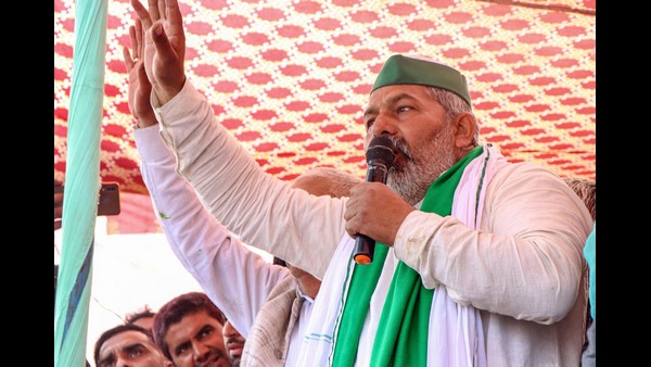 ಕರೆ ಏನಾದರೂ ಬಂದರೆ, ಬೆಳಕು ಹರಿಯುವುದರೊಳಗೆ ಭರ್ತಿಯಾಗಿ ಬಿಡುತ್ತದೆ ಕರೆ ಏನಾದರೂ ಬಂದರೆ, ಬೆಳಕು ಹರಿಯುವುದರೊಳಗೆ ಭರ್ತಿಯಾಗಿ ಬಿಡುತ್ತದೆ