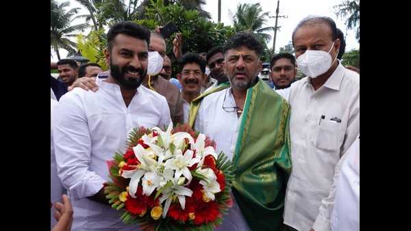  ರಕ್ಷಾ ರಾಮಯ್ಯ ಪರವಾಗಿ ಸಿದ್ದರಾಮಯ್ಯ, ನಳಪಾಡ್ ಪರ ಡಿಕೆಶಿ