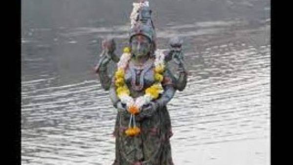  ಮನೆಯಿಂದ ಸೀದಾ ನದಿಯೆಡೆಗೆ