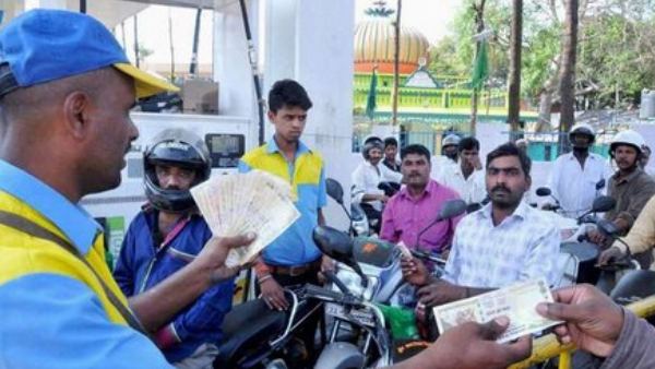 ಪೆಟ್ರೋಲ್ ಬಂಕ್ ಸಿಬ್ಬಂದಿ ವಂಚನೆ ಮಾತು ಪೆಟ್ರೋಲ್ ಬಂಕ್ ಸಿಬ್ಬಂದಿ ವಂಚನೆ ಮಾತು