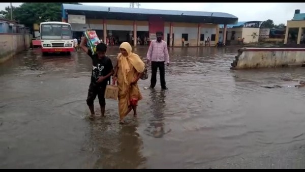 Heavy Rain Lashed In Vijayanagara District: Overflowing Of Ditches