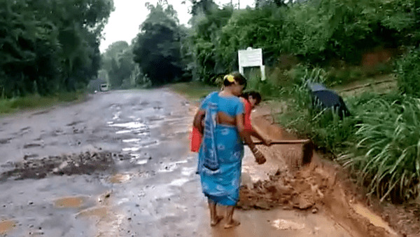 Mangaluru: Mother And Daughter Who Repaired The Road In Periyadka