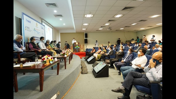 ನಾವೀನ್ಯತಾ ಉತ್ಪನ್ನಗಳನ್ನು ವೀಕ್ಷಿಸಿದ ನಿರ್ಮಲಾ ನಾವೀನ್ಯತಾ ಉತ್ಪನ್ನಗಳನ್ನು ವೀಕ್ಷಿಸಿದ ನಿರ್ಮಲಾ