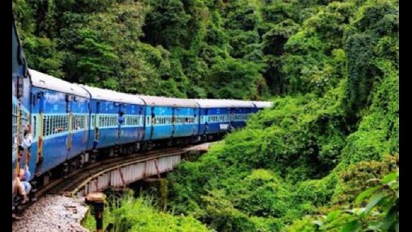 ವಿಸ್ಟಾಡೋಮ್ ಕೋಚ್‌ನಲ್ಲಿ ನಿಸರ್ಗ ವೀಕ್ಷಣೆ
