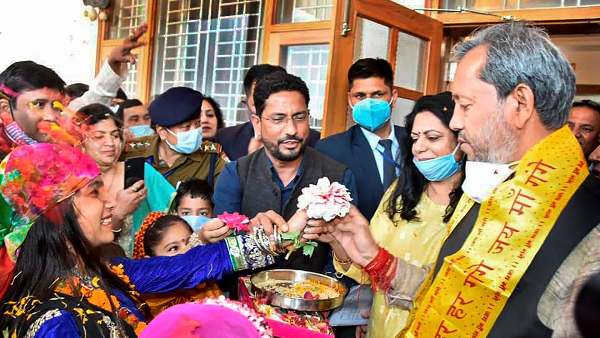 ಸಾಂವಿಧಾನಿಕ ಬಿಕ್ಕಟ್ಟು ಎದುರಾಗಿದೆ