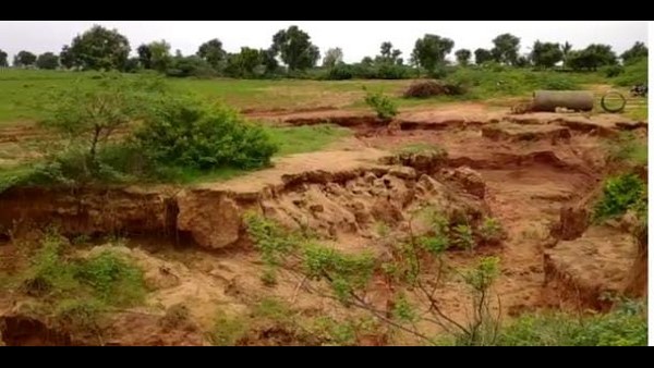 4 ಕಿ.ಮೀ ರಸ್ತೆ ನಿರ್ಮಾಣಕ್ಕೆ ಮುಂದಾದ ರೈತರು