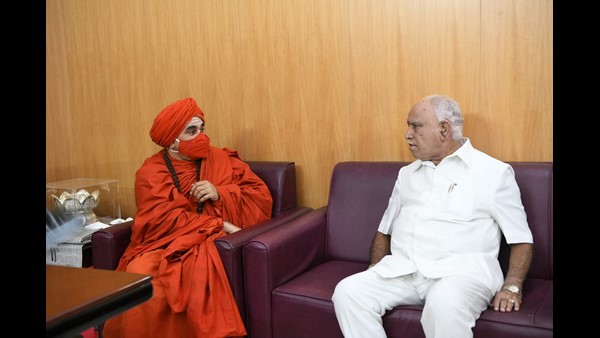 Basava Jaya Mrityunjaya Swamiji appealed to Yediyurappa regarding 2A reservation for lingayath Panchamsali community