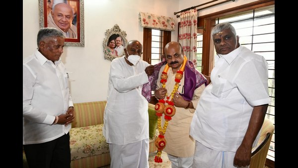 ಸಹವಾಸ ದೋಷದಿಂದ ಬದಲಾದ ಮುಖ್ಯಮಂತ್ರಿ ಬೊಮ್ಮಾಯಿ!