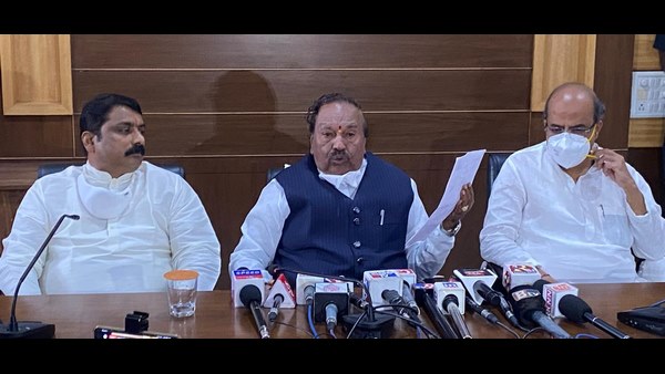  ಸಿದ್ದರಾಮಯ್ಯಗೆ ಕಟ್ಟ ಕನಸು ಬೀಳುತ್ತಿವೆ