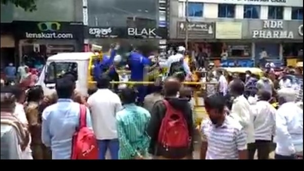 ಆಫ್ರಿಕನ್ನರು ಜಾಗ ಖಾಲಿಗೆ ಇಂದೋಂದೇ ಮಾರ್ಗ