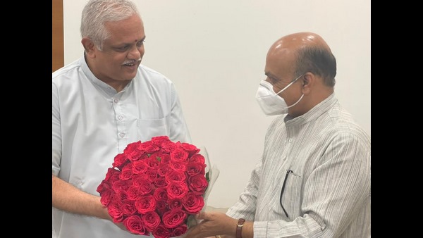 ಕೇಂದ್ರದ ನಾಯಕರೊಂದಿಗೆ ಚರ್ಚೆ ಮಾಡಿದ ಬೊಮ್ಮಾಯಿ ಕೇಂದ್ರದ ನಾಯಕರೊಂದಿಗೆ ಚರ್ಚೆ ಮಾಡಿದ ಬೊಮ್ಮಾಯಿ