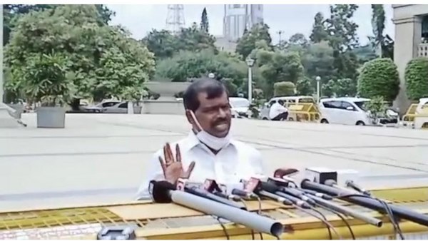 ಸರ್ಕಾರದ ಮೇಲೆ ಗಂಭೀರ ಆರೋಪ ಮಾಡಿದ ಶಾಸಕ ಸರ್ಕಾರದ ಮೇಲೆ ಗಂಭೀರ ಆರೋಪ ಮಾಡಿದ ಶಾಸಕ