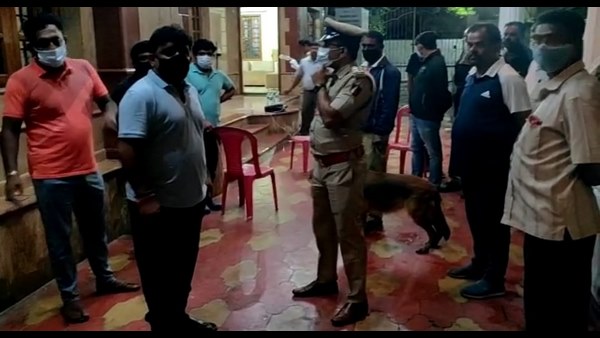 ಪೊಲೀಸರ ದಂಡೇ ಆಗಮನ 