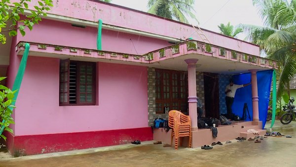 ವಿಮಾನ ನಿಲ್ದಾಣದಲ್ಲೇ ಅನ್ನ, ಆಹಾರ ಇಲ್ಲದೇ ಕಾಲ ಕಳೆದರು ವಿಮಾನ ನಿಲ್ದಾಣದಲ್ಲೇ ಅನ್ನ, ಆಹಾರ ಇಲ್ಲದೇ ಕಾಲ ಕಳೆದರು