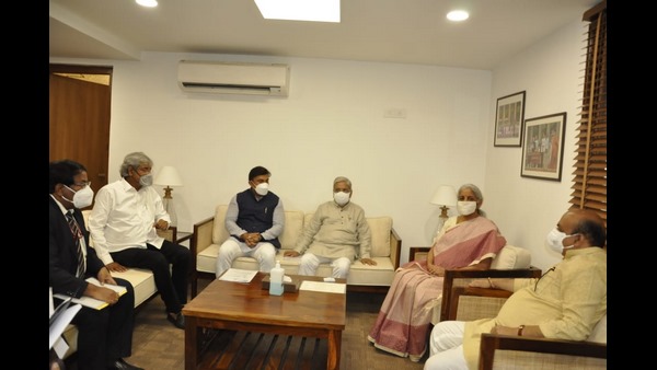 ಕರ್ನಾಟಕದಲ್ಲಿ ಮೆಗಾ ಟೆಕ್ಸ್ಟೈಲ್ ಪಾರ್ಕ್ ಕರ್ನಾಟಕದಲ್ಲಿ ಮೆಗಾ ಟೆಕ್ಸ್ಟೈಲ್ ಪಾರ್ಕ್