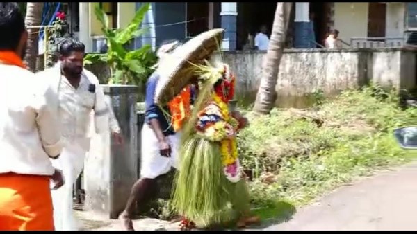 ಆಟಿ ಕಳೆಂಜ ದುಷ್ಟ ಶಕ್ತಿಯನ್ನು ಹೋಗಲಾಡಿಸುತ್ತಾನೆ 
