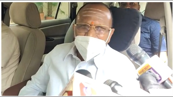 ನಮ್ಮ ಟೈಂ ಸರಿಯಿಲ್ಲ ಅಂದ್ಕೊಂಡು ಸುಮ್ಮನಿದ್ದೇವೆ ನಮ್ಮ ಟೈಂ ಸರಿಯಿಲ್ಲ ಅಂದ್ಕೊಂಡು ಸುಮ್ಮನಿದ್ದೇವೆ