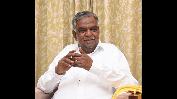 1974ರಲ್ಲಿ ಮೊದಲ ಚುನಾವಣೆ ಎದುರಿಸಿದ್ದರು