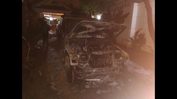 MLA Satish Reddys Cars set on Fire : Three Accused Arrested by Bengaluru police MLA Satish Reddys Cars set on Fire : Three Accused Arrested by Bengaluru police