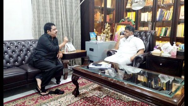 ಡಿ.ಕೆ. ಶಿವಕುಮಾರ್ ಸಲಹೆಯಂತೆ ಸಿಬಲ್ ಭೇಟಿ?