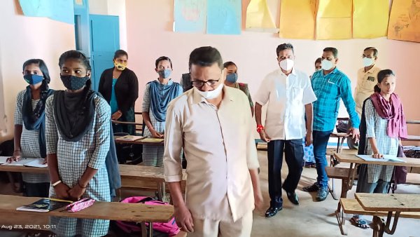 Karnataka Schools-Colleges Reopened From Today : Here is the District-wise response