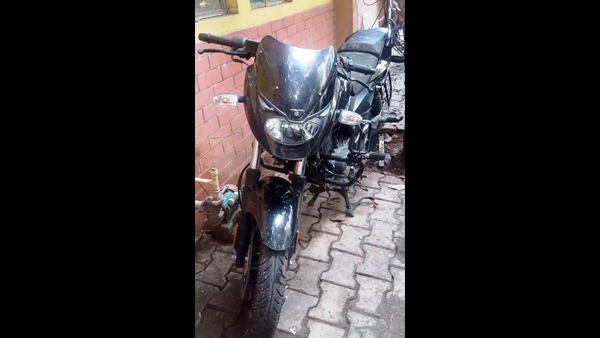 ಮಾರಕಾಸ್ತ್ರಗಳಿಂದ ಲೂಟಿಗೆ ಇಳಿತಾರೆ