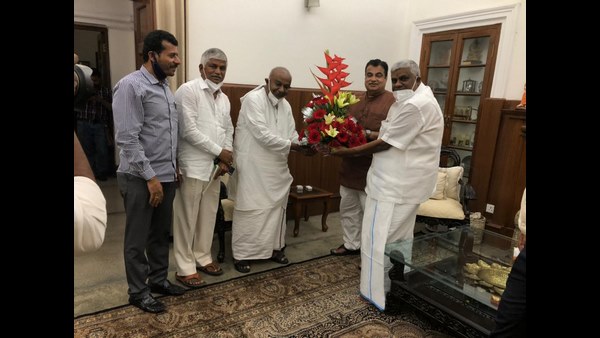 ಕೇಂದ್ರ ಸಚಿವ ನಿತಿನ್ ಗಡ್ಕರಿ ಭೇಟಿ ಮಾಡಿದ ಎಚ್‌ಡಿಡಿ 