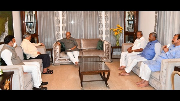 ನಿಗಮ ಮಂಡಳಿಗೆ ಕೈ ಹಾಕಿದ್ರೆ ಜೇನುಗೂಡಿಗೆ ಕೈ ಹಾಕಿದಂತೆ!