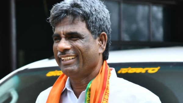  1996ರಲ್ಲಿ ತಾಲೂಕು ಪಂಚಾಯತ್ ಸದಸ್ಯ